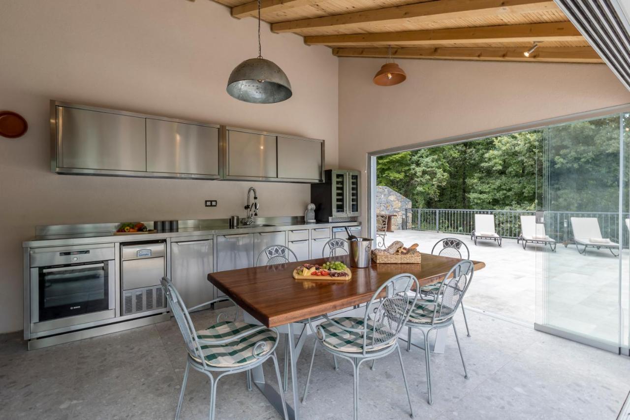 Villa Grey Stone Gata Bagian luar foto
