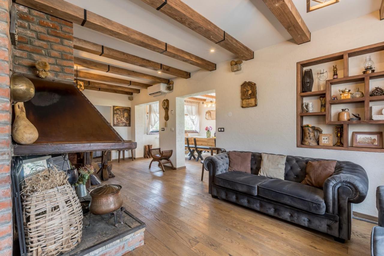 Villa Grey Stone Gata Bagian luar foto
