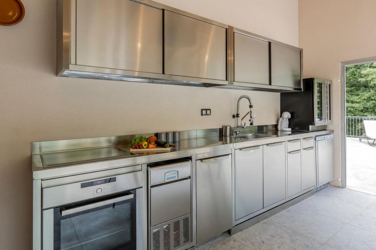 Villa Grey Stone Gata Bagian luar foto