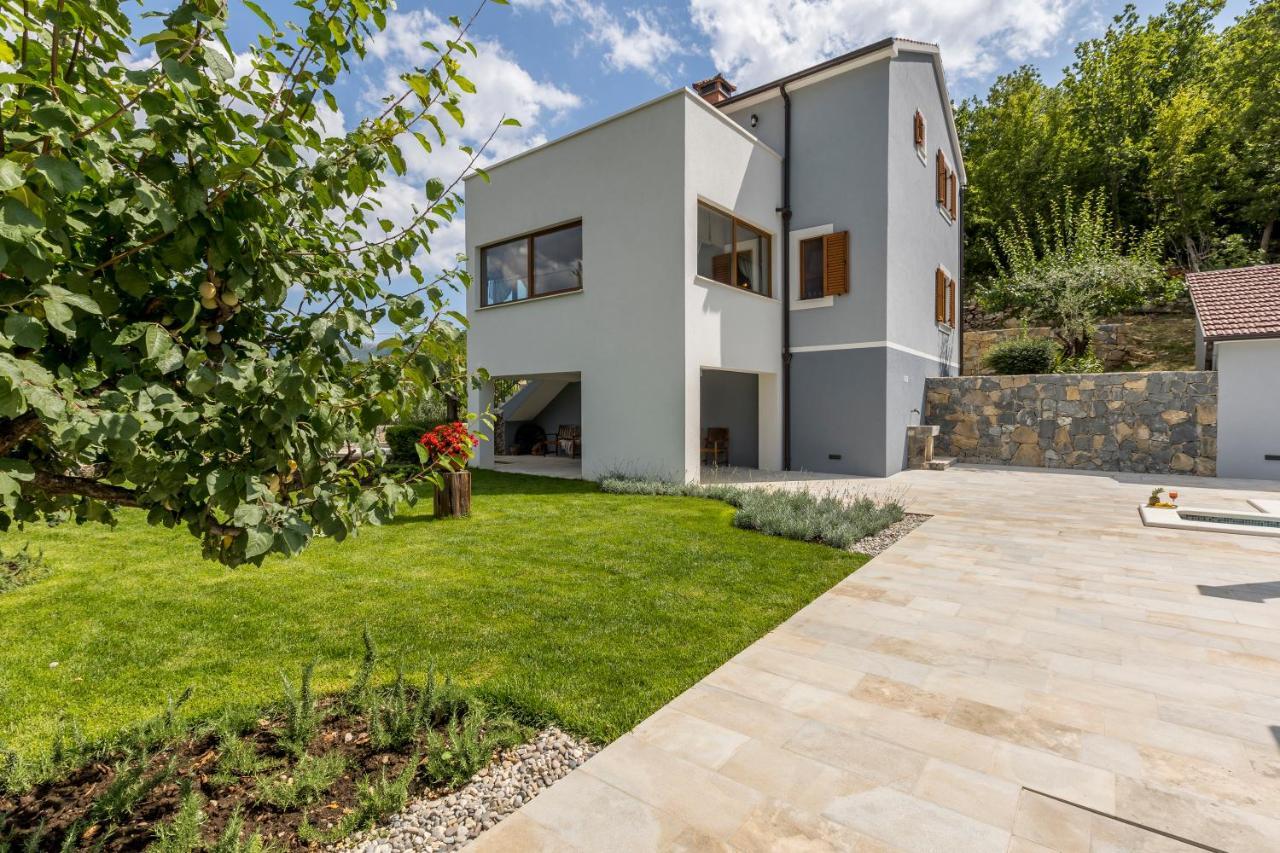 Villa Grey Stone Gata Bagian luar foto
