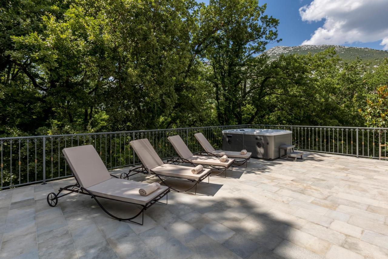 Villa Grey Stone Gata Bagian luar foto