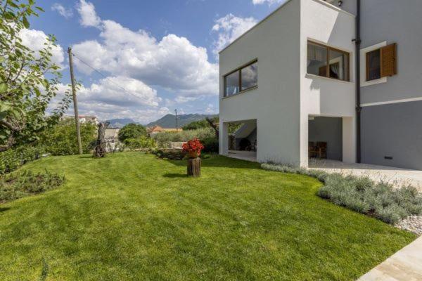 Villa Grey Stone Gata Bagian luar foto